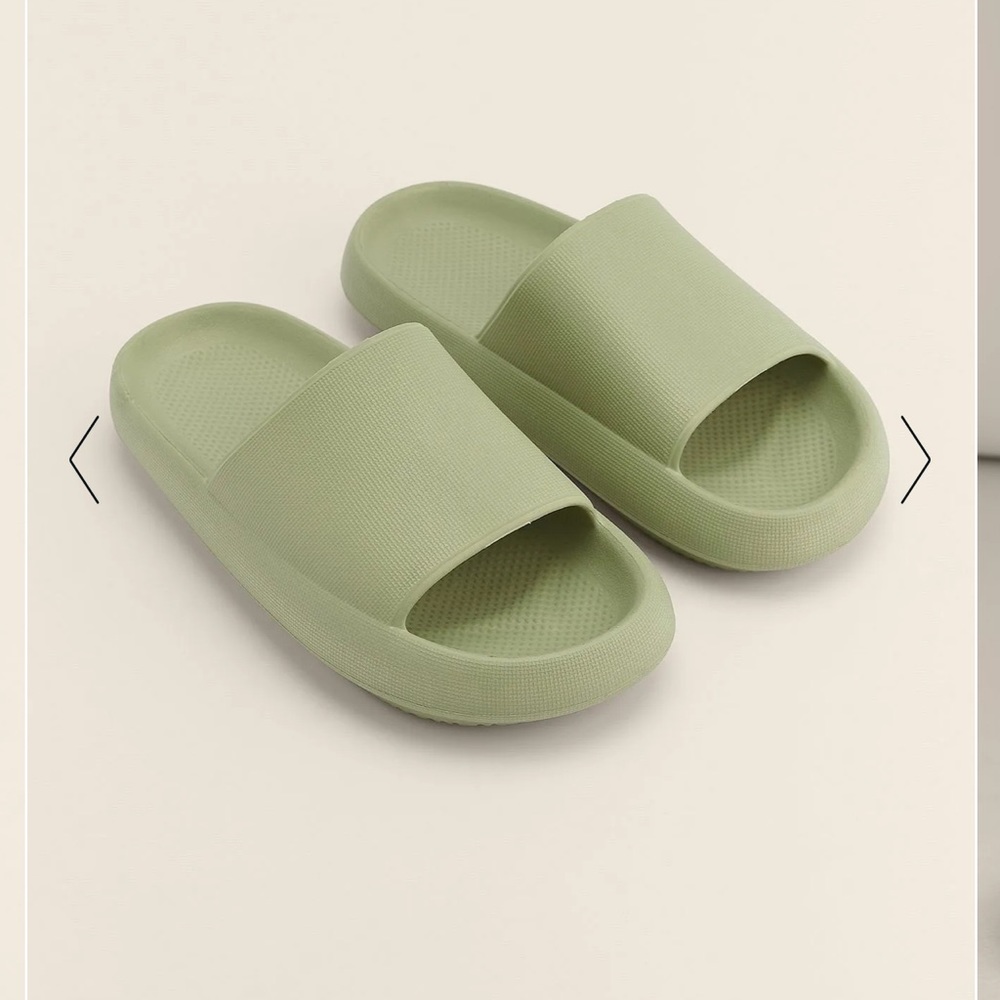 NAKD fashion slides